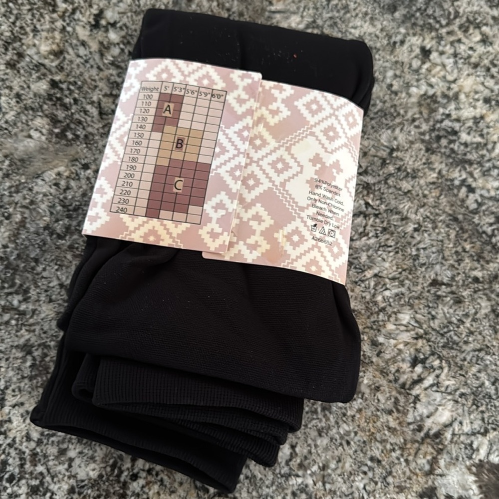 MUK LUKS THE ORIGINAL SZ C FOOTLESS TIGHTS W FAUX MINK LINING BLACK NWT - Picture 2 of 4